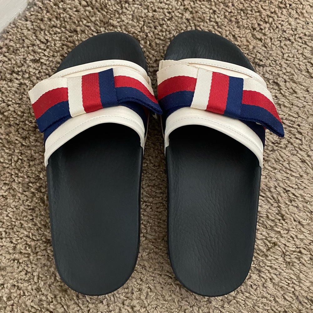 Gucci Pursuit Bow Slides